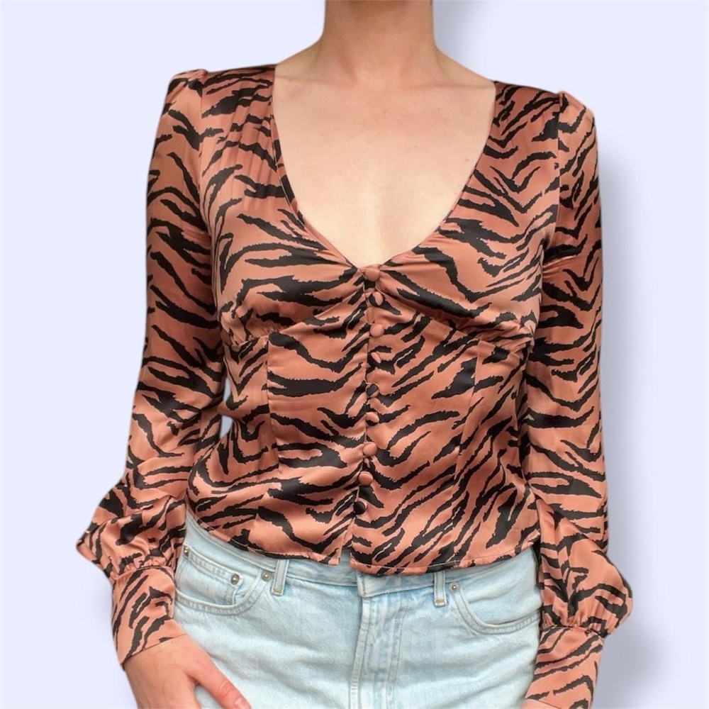 Reformation Cadence 100% Silk Top! ❗️Small Flaw